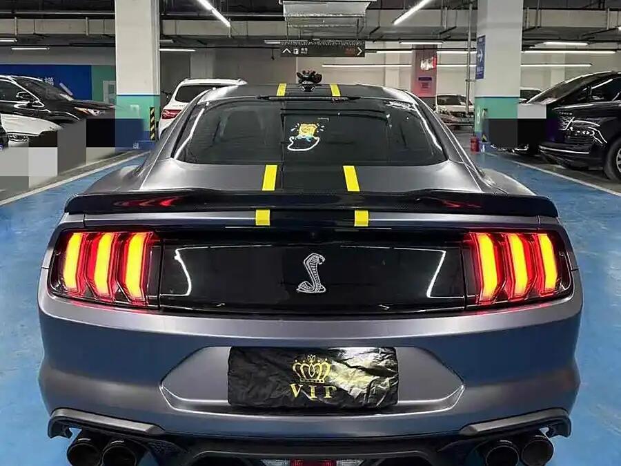 而眼镜蛇标志的汽车,以其独特的形象和强大的性能,成为了众多车迷们