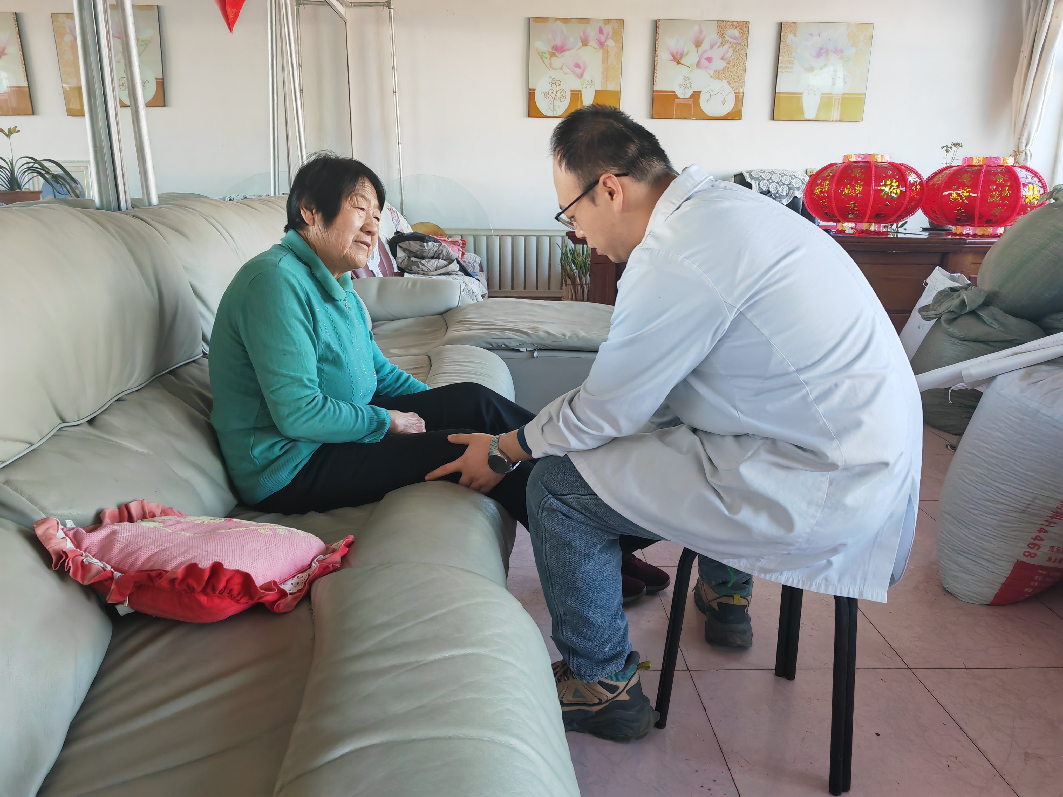 包含北京大学首钢医院陪诊协助挂号术后复诊、康复全程陪同，痊愈更快速的词条