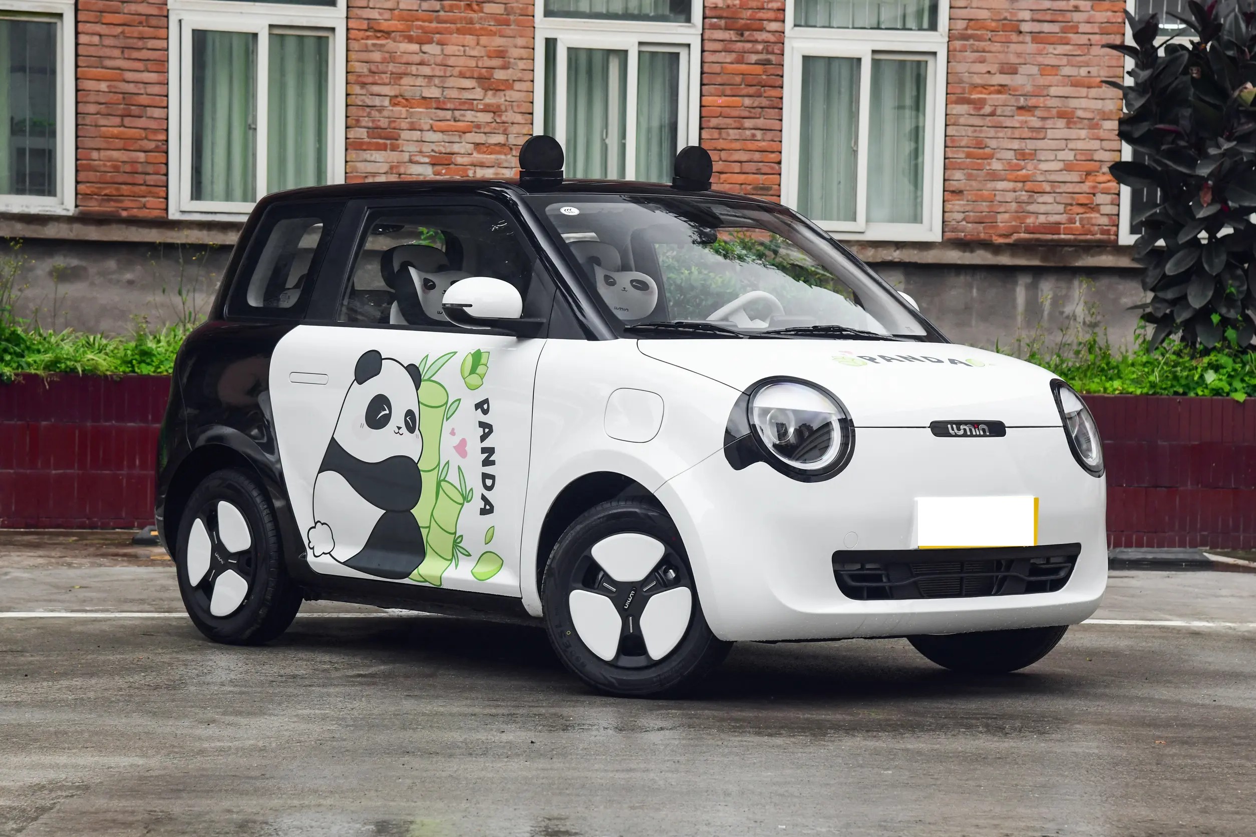 长安lumin萌宝版上市,熊猫风格外观很可爱,国补后3.89万元