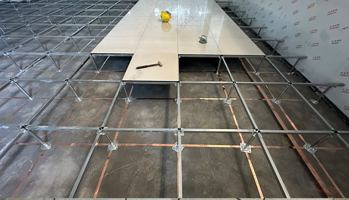 机房全钢架空防静电地板详细安装流程