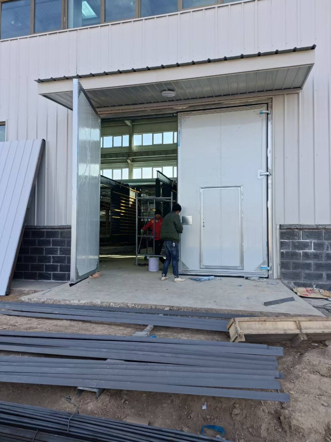 西宁工业平开门