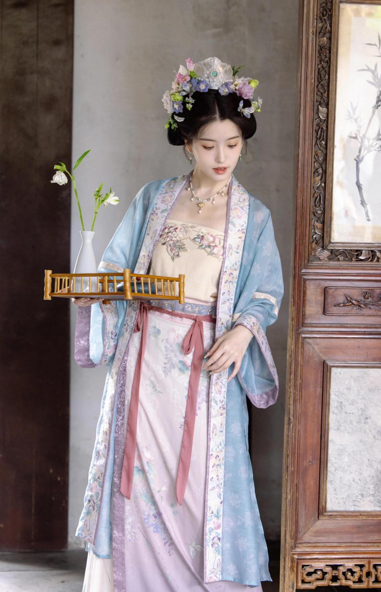 夏天穿什么形制汉服?那当然是宋制,淡雅清秀,太适合夏天了