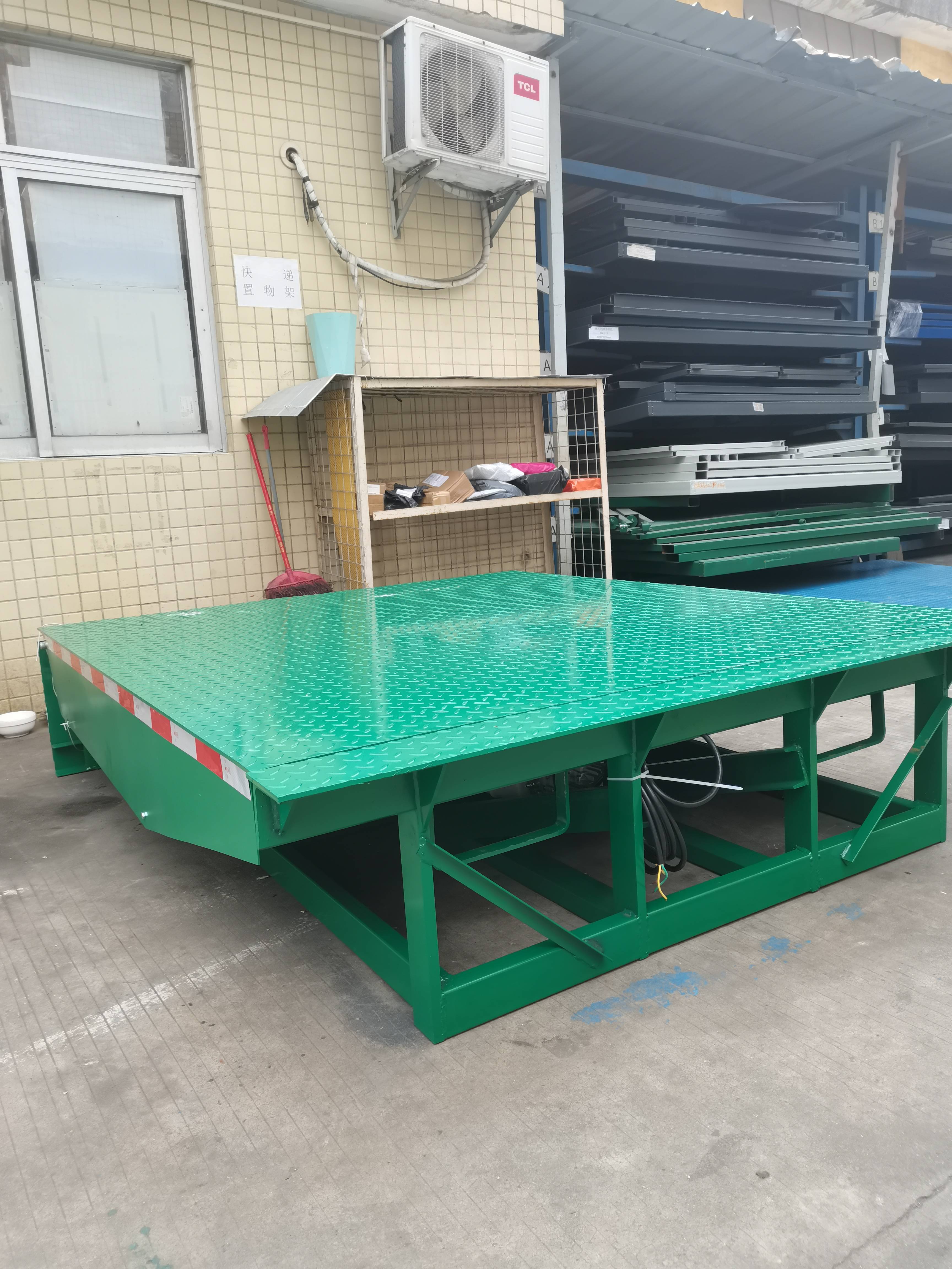 东莞叉车上货柜调节板##东莞固定式升降装车台