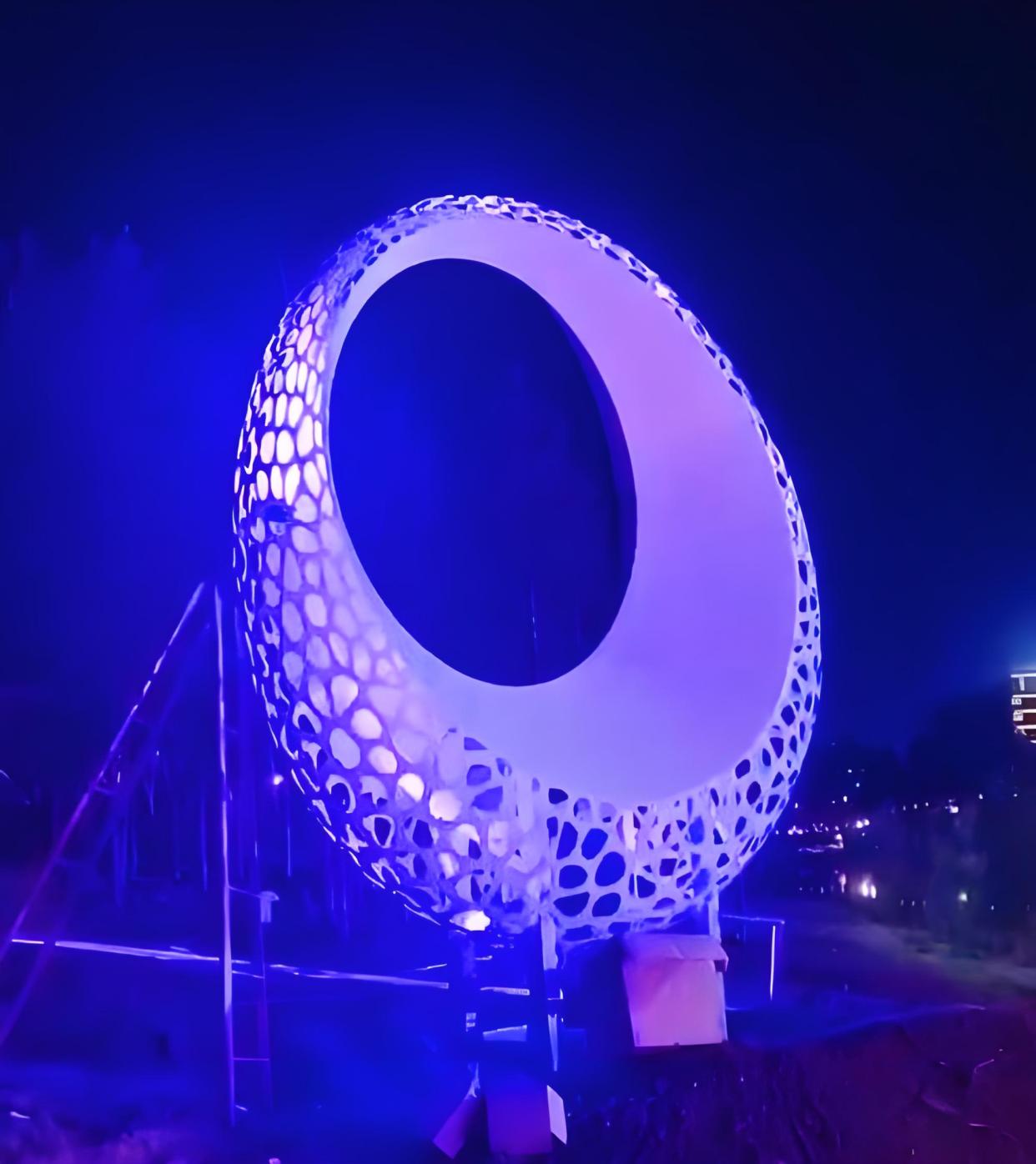 镜面月亮不锈钢雕塑