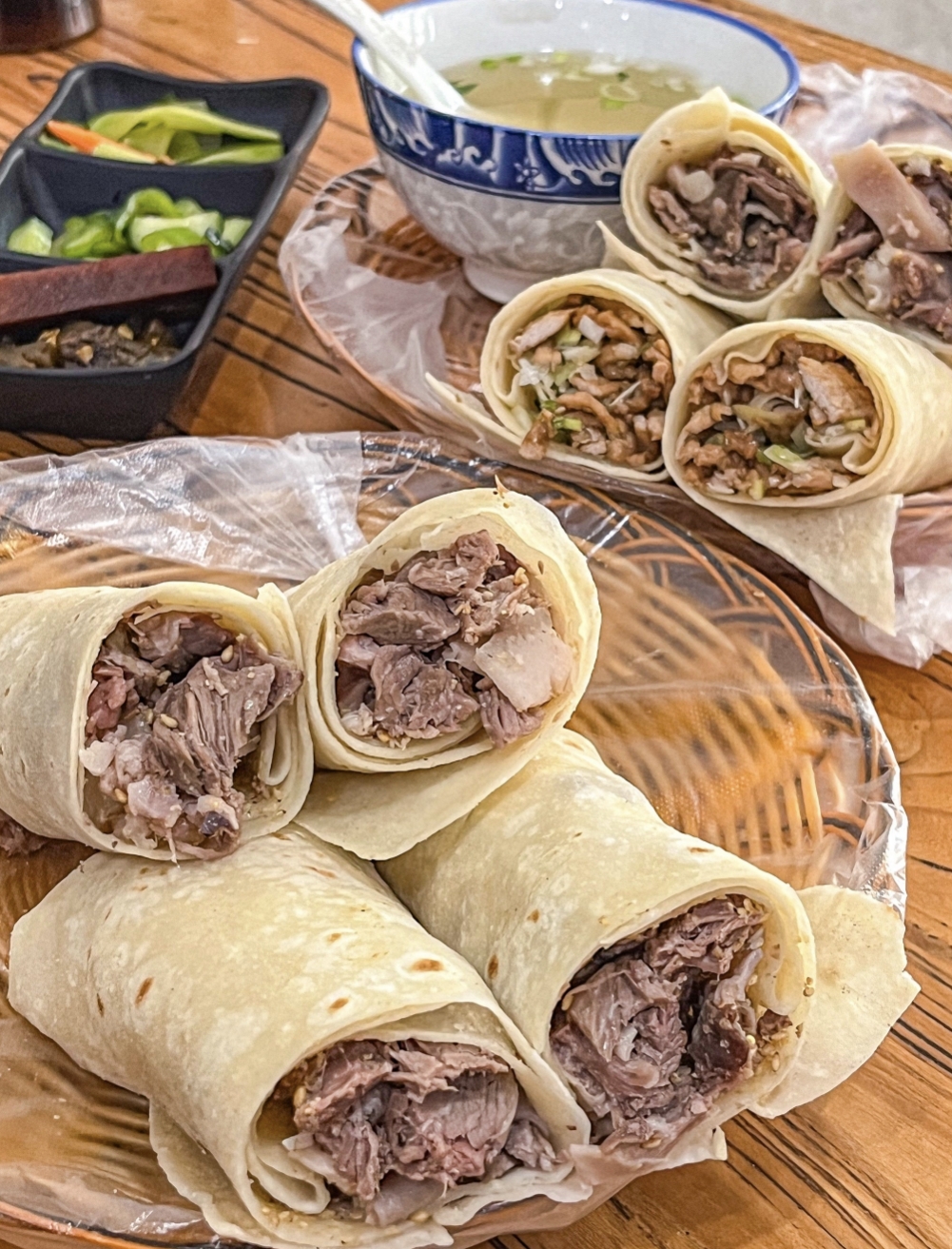 山东潍坊朝天锅:锅盔香脆,馅料丰富的潍坊特色美食