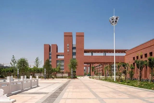 天津财经大学珠江学院工商管理学什么(天津财经大学珠江学院的王牌专业是什么)