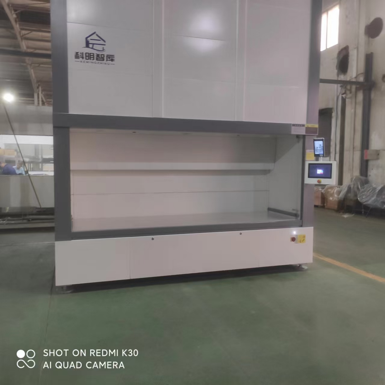 不知道垂直立体货柜是什么？厂家用大白话为你科普这个智能仓储工具