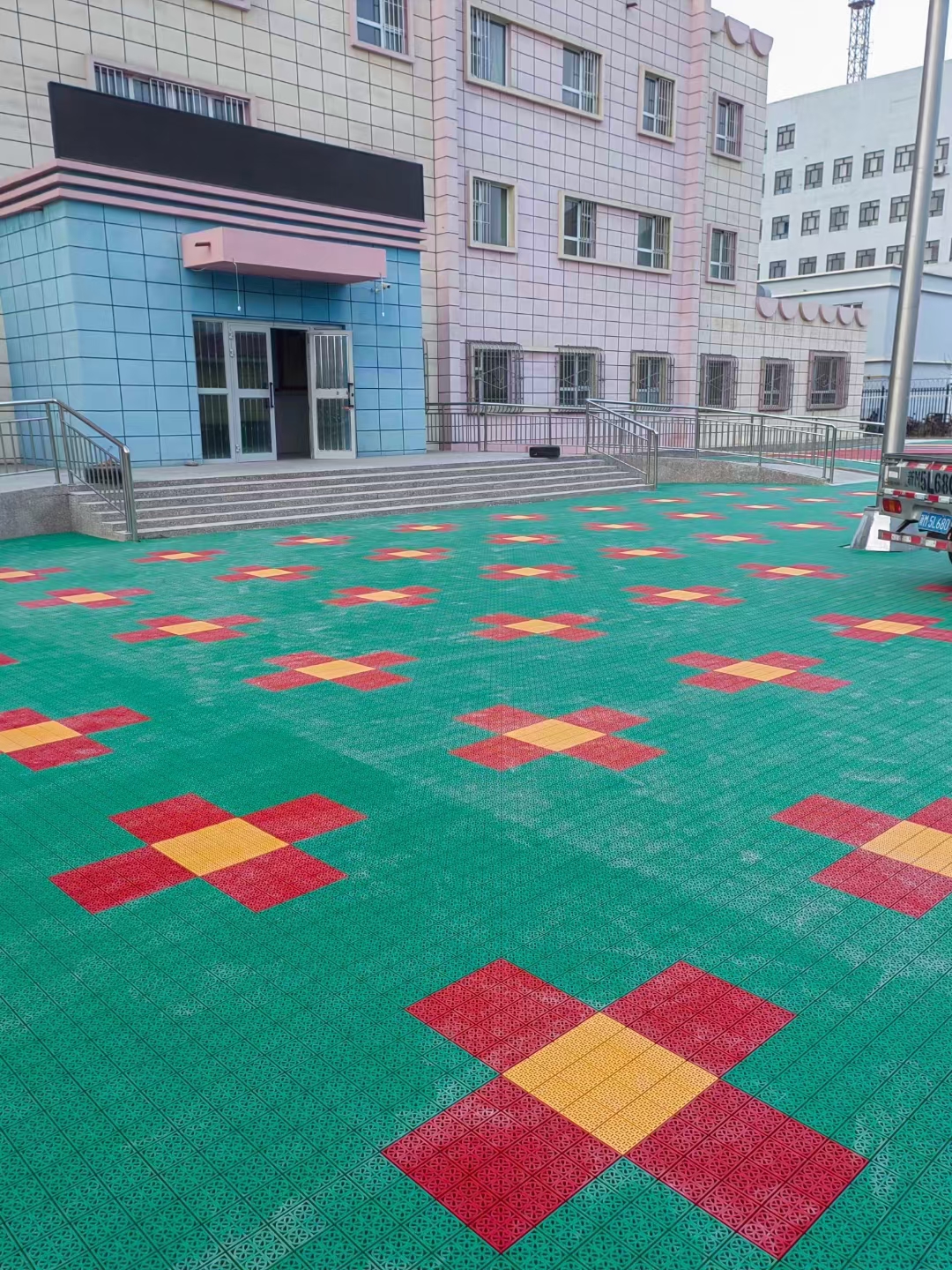 供应塑料pp拼接地板悬浮式拼装地板幼儿园运动地板防滑