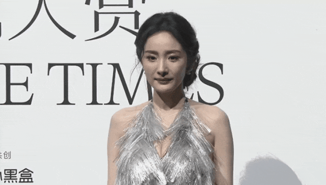 阿那亚红毯:杨幂身材太火辣了,姚晨紫色控场,佟丽娅全场最美