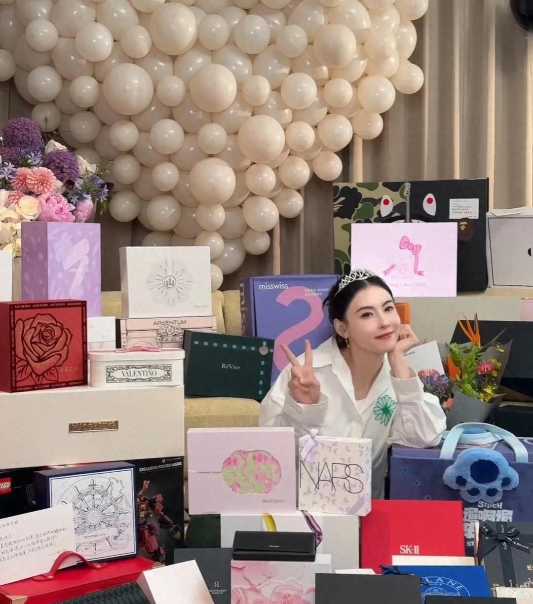 张柏芝分享生日趣事,忍不住泪崩!大儿子超暖心,特地买蛋糕庆祝