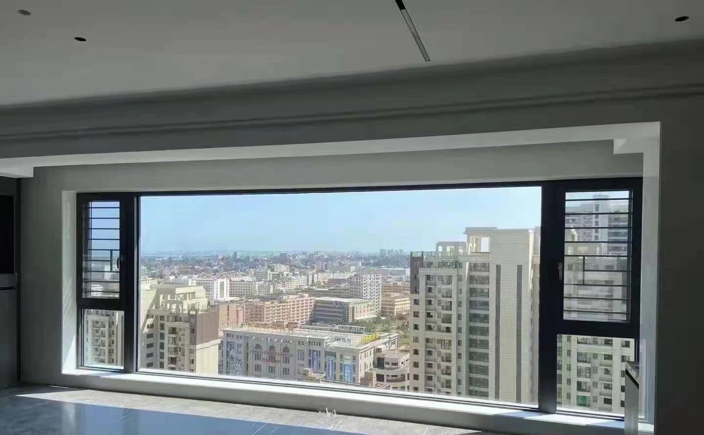 铂哲门窗封阳台优势