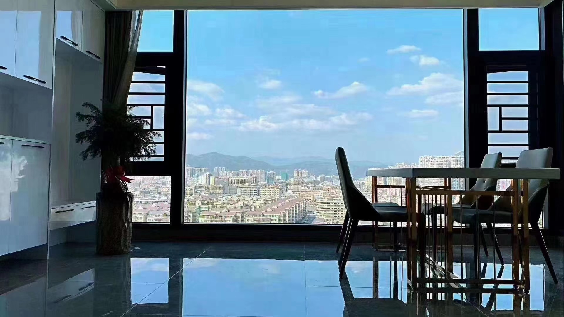 铂哲门窗适合封阳台吗