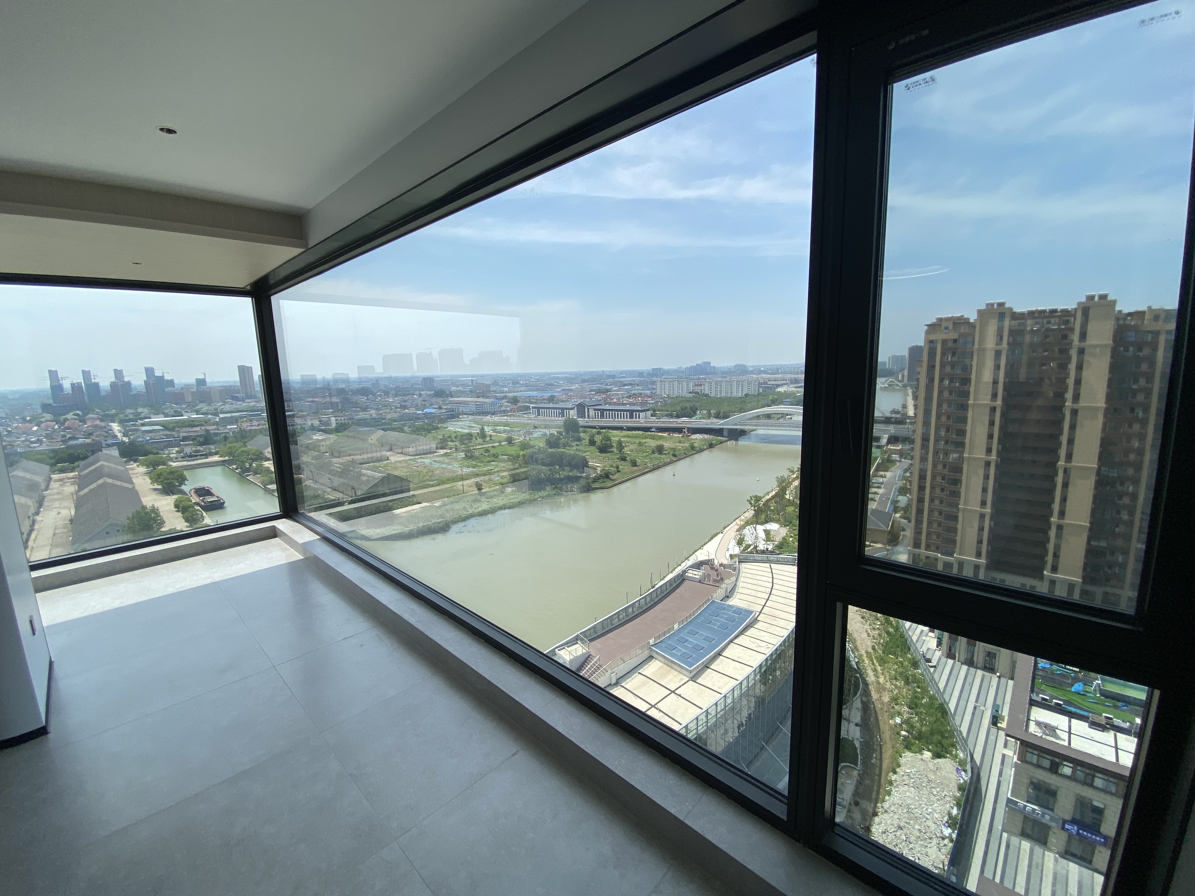 铂哲门窗适合封阳台吗