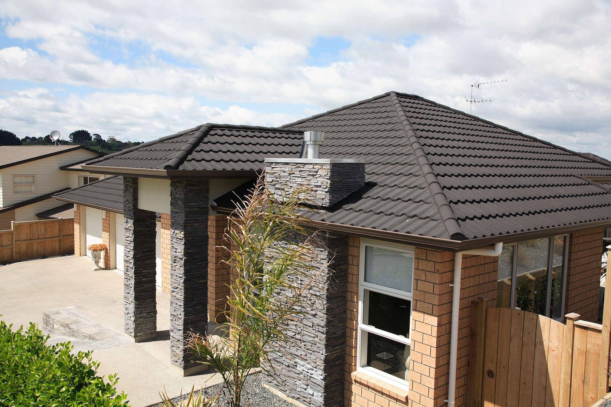 彩石金属瓦品牌哪些比较好?十个品牌比较