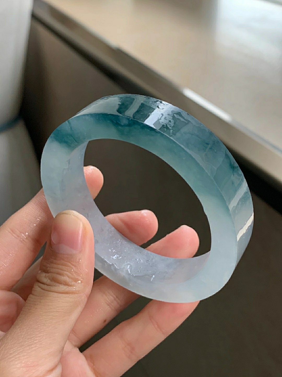 飘蓝半山半水翡翠手镯