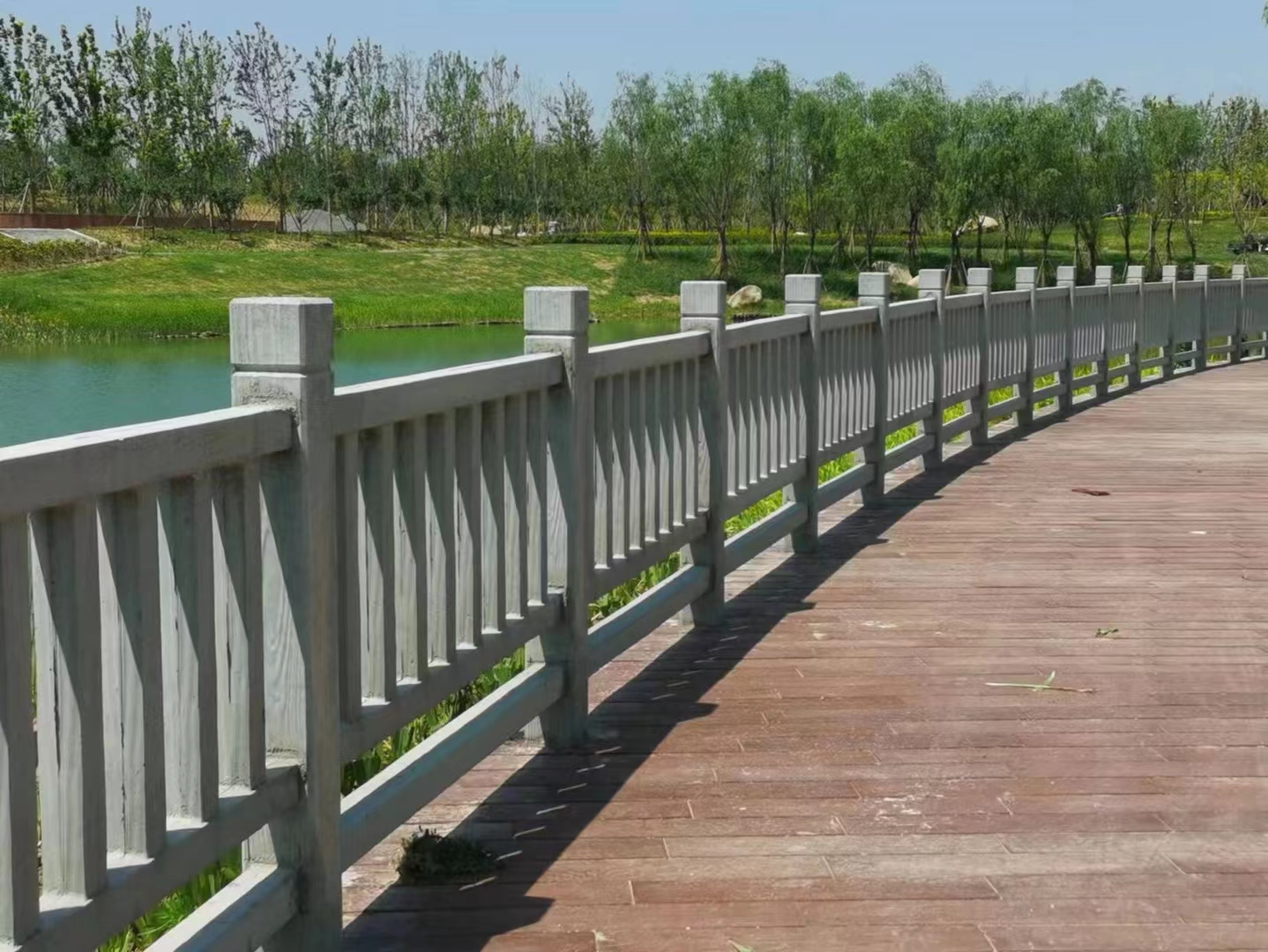 仿木栏杆# 仿木栏杆以pvc,wpc,铝合金,钢铁,水泥等为材,工艺含翻挠腚