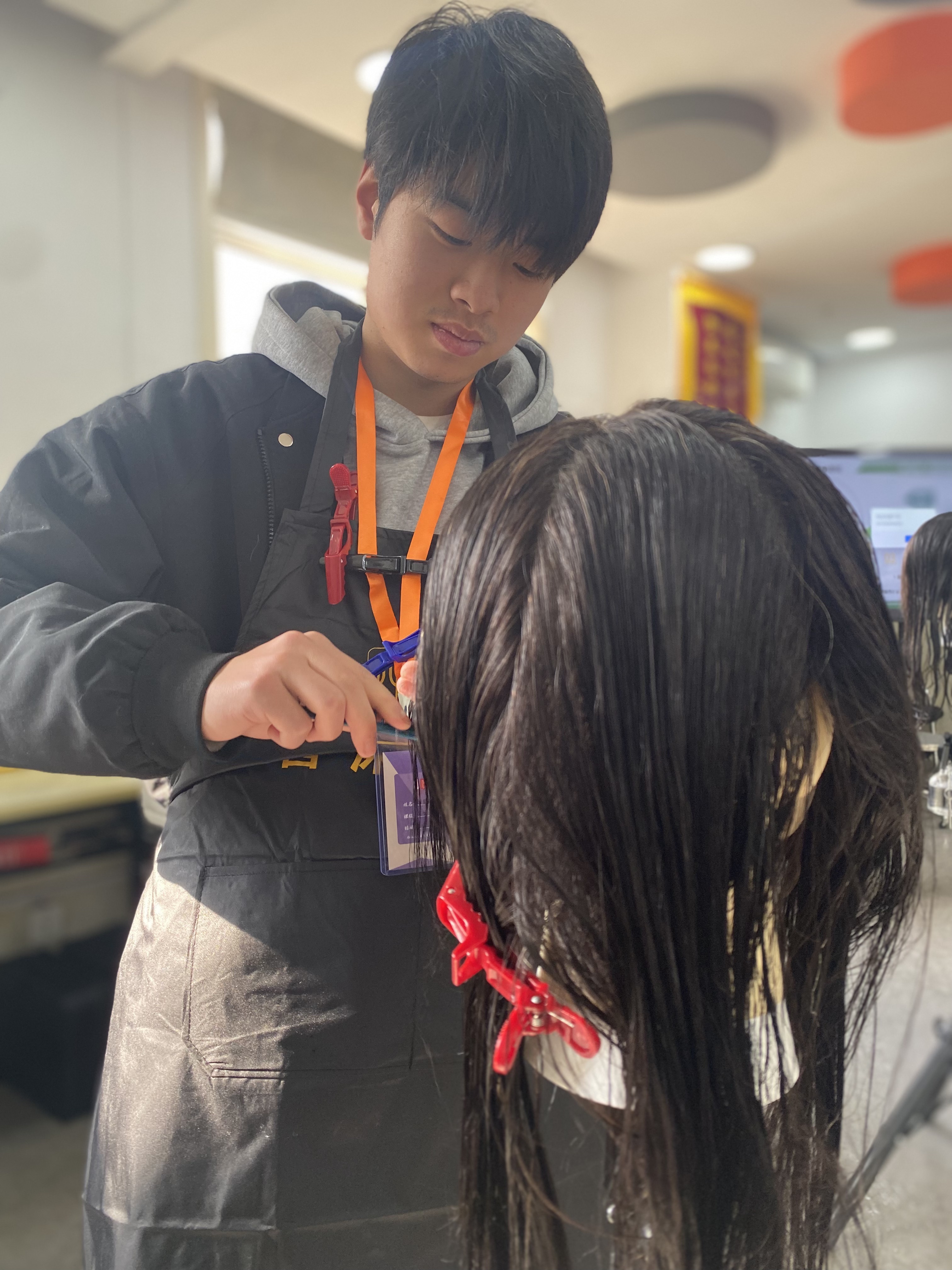 贵阳美发培训学校哪家专业正规一点?