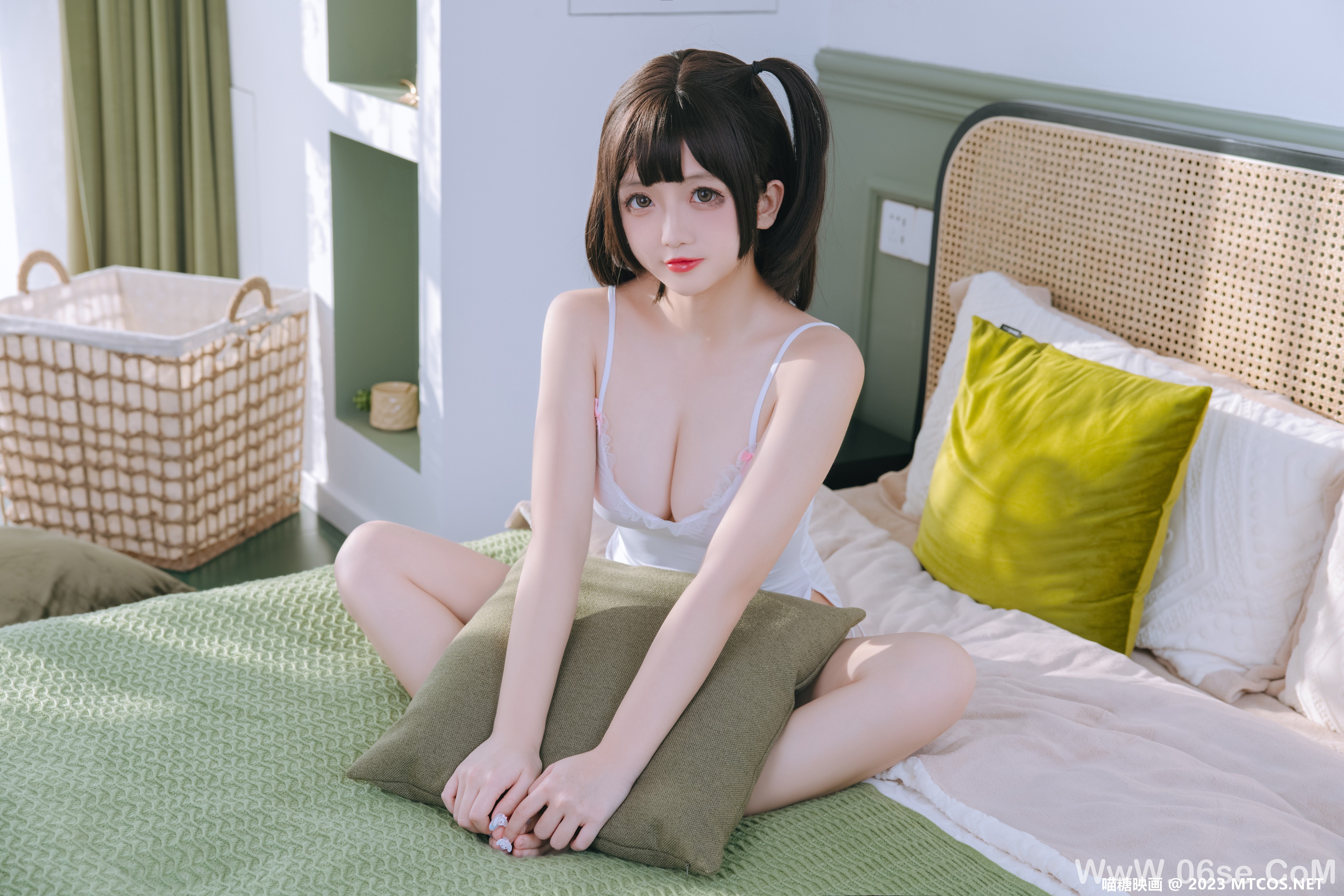 图片[32]-[喵糖映画] 2023.01.02 赏美 VOL.554 湿身小白裙 [72+1P-1.33G]-六色网