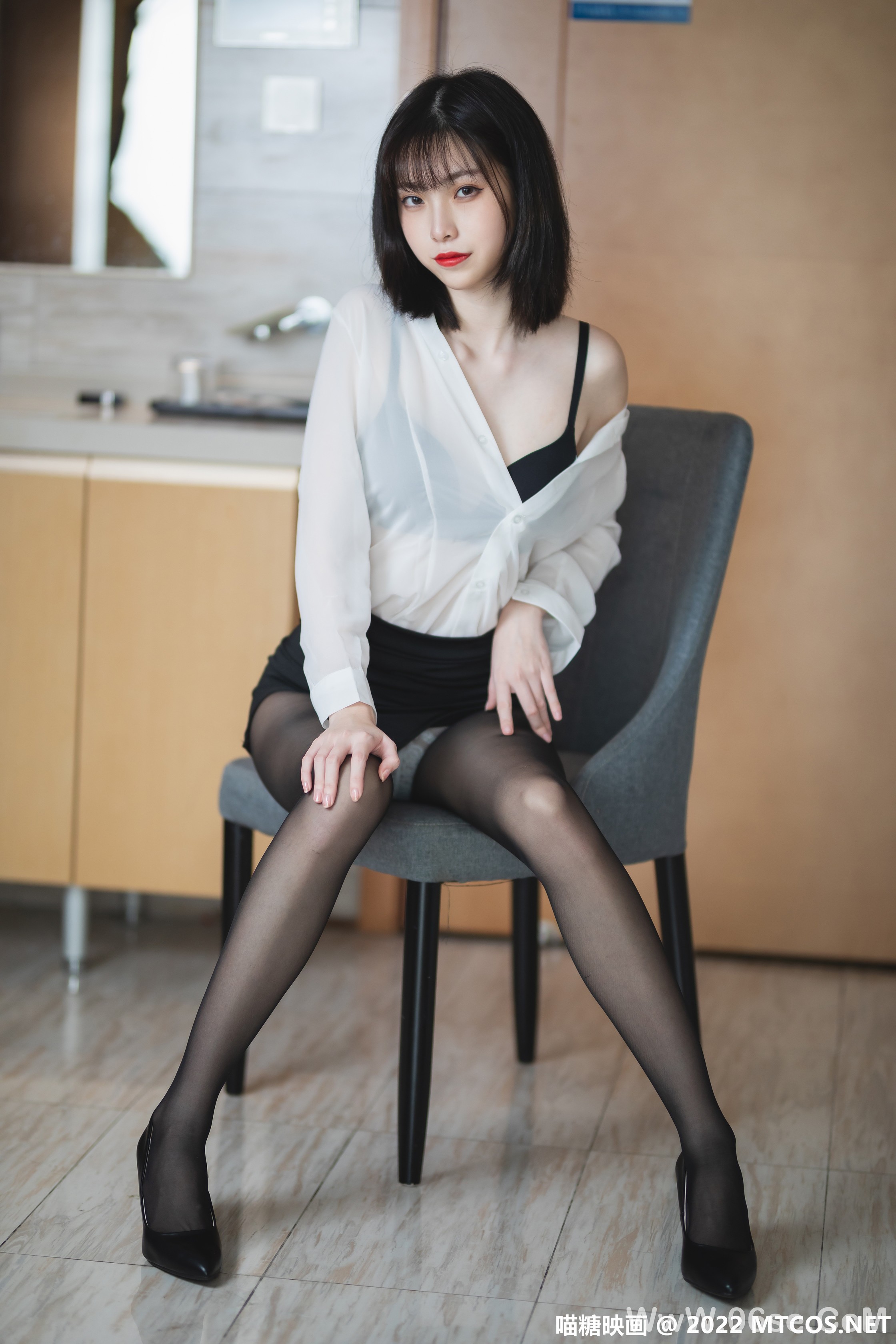 图片[25]-[喵糖映画] 2022.12.27 赏美 VOL.553 OL制服 [41+1P-728M]-六色网