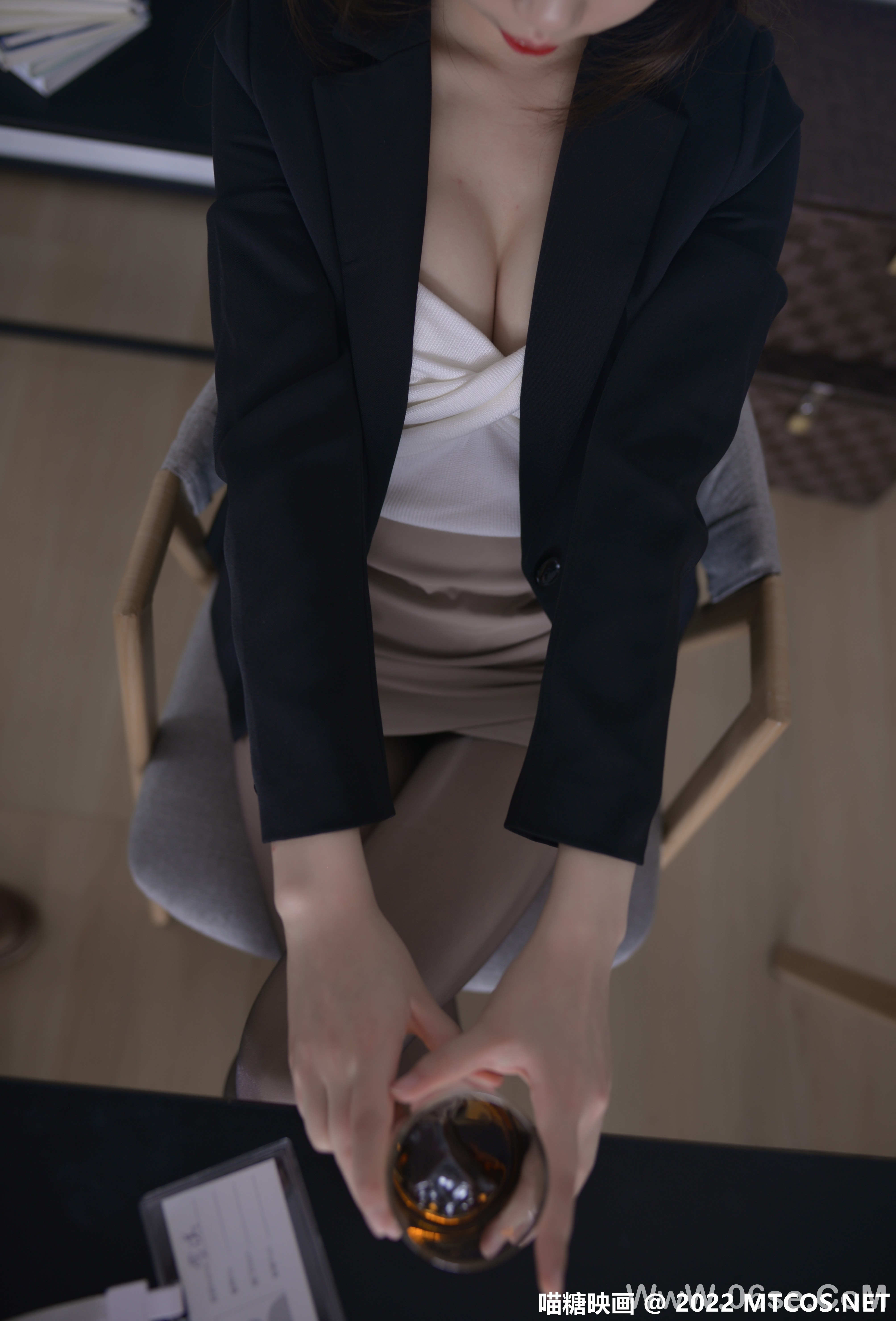 图片[57]-[喵糖映画] 2022.12.06 赏美 VOL.546 OL后辈出差第一天 [66+1P-503M]-六色网