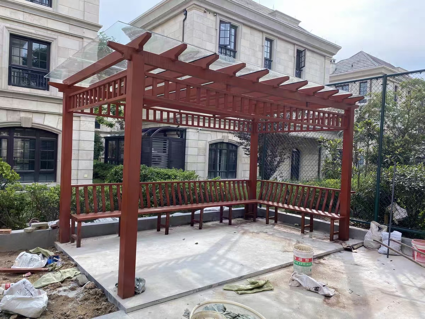 防腐木葡萄架建设:预算规划与成本分析