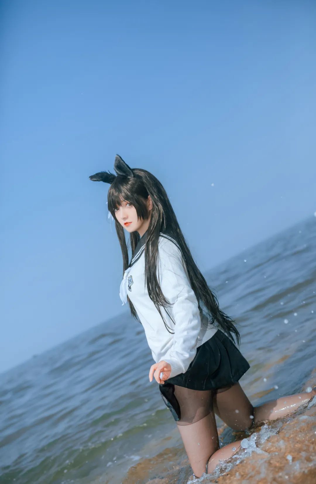 丝袜浸水?湿身学院风爱宕犬cosplay,别有韵味,视觉满分