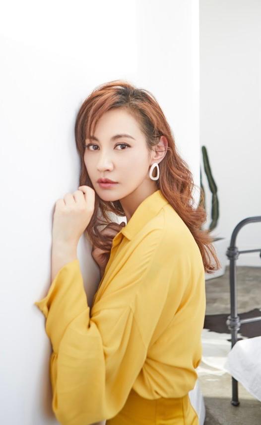 明星壁纸分享—杨雪