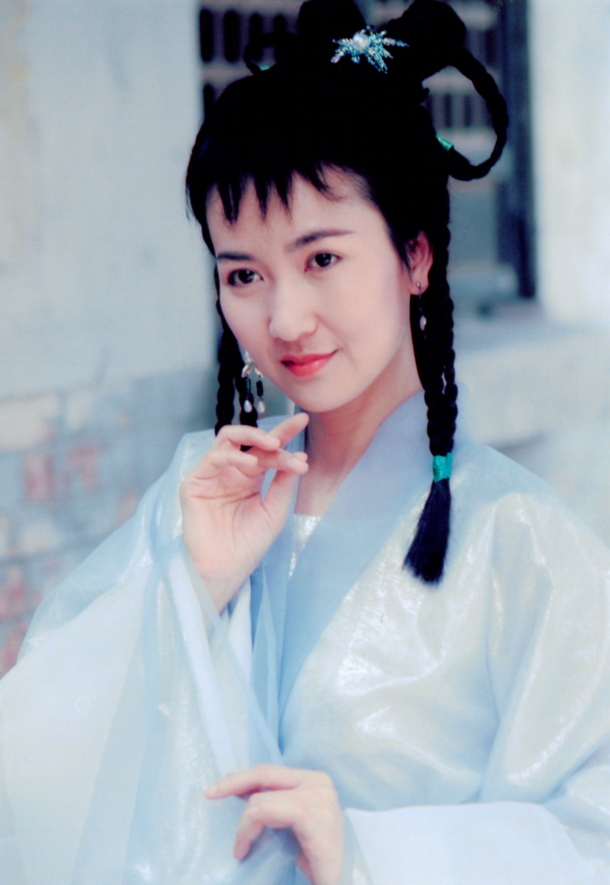 陈美琪:从被遗弃到成为天使母亲的传奇女星,离婚后涅槃重生