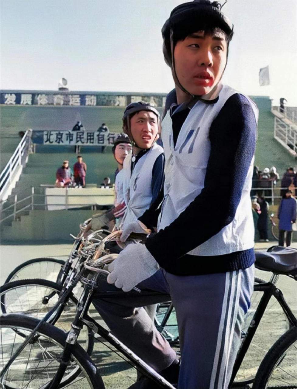 1987年,北京月坛体育场,一场引人瞩目的自行车比赛正在这里举行.
