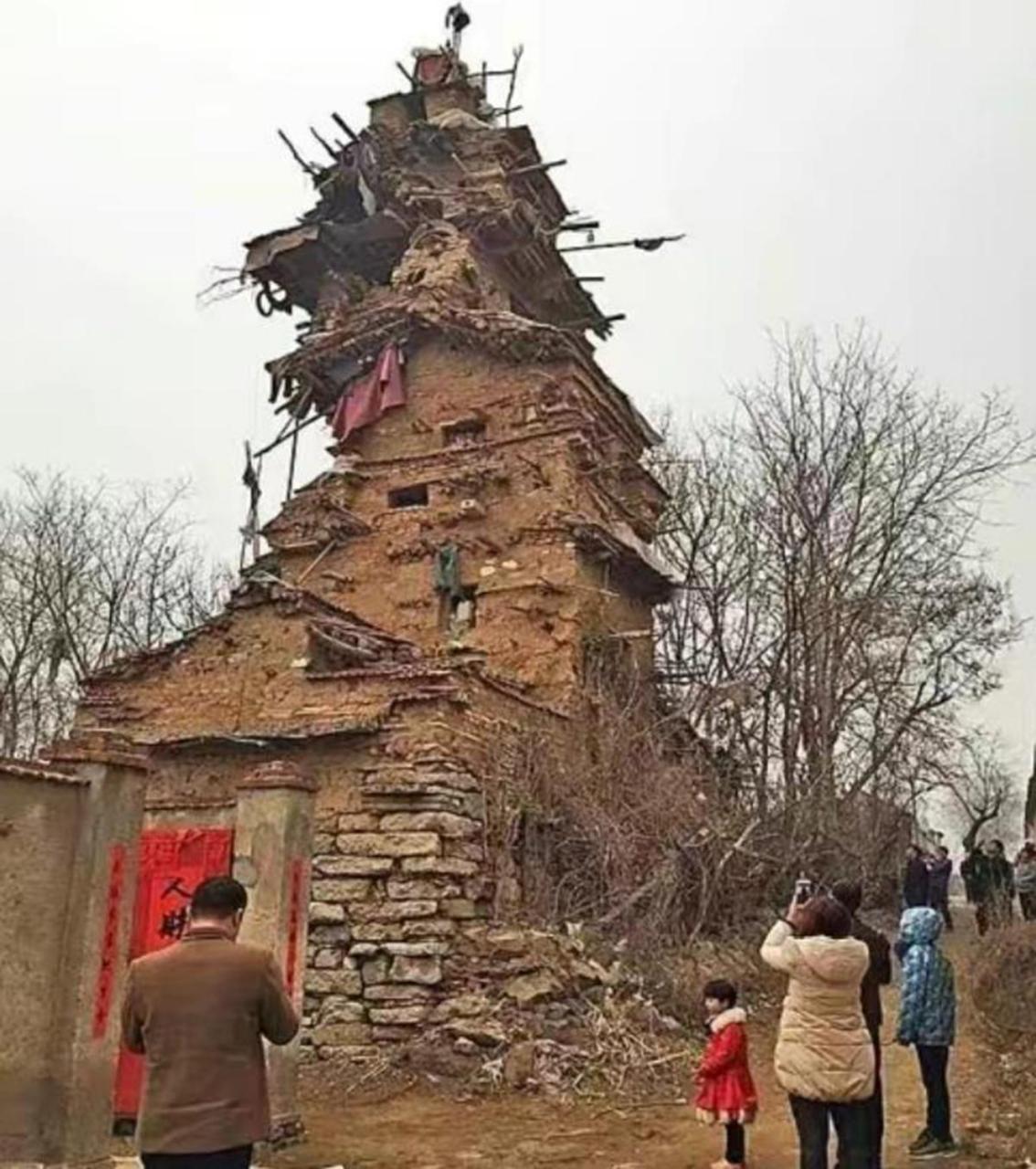 山东潍坊的55岁大叔胡广州,用十年的时间独自翻建了