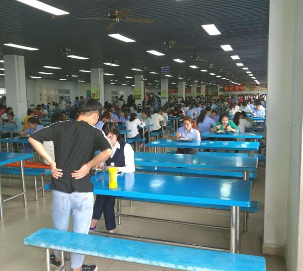 广东东莞工厂普工:伙食像猪食,外包食堂的工厂坚决不去!