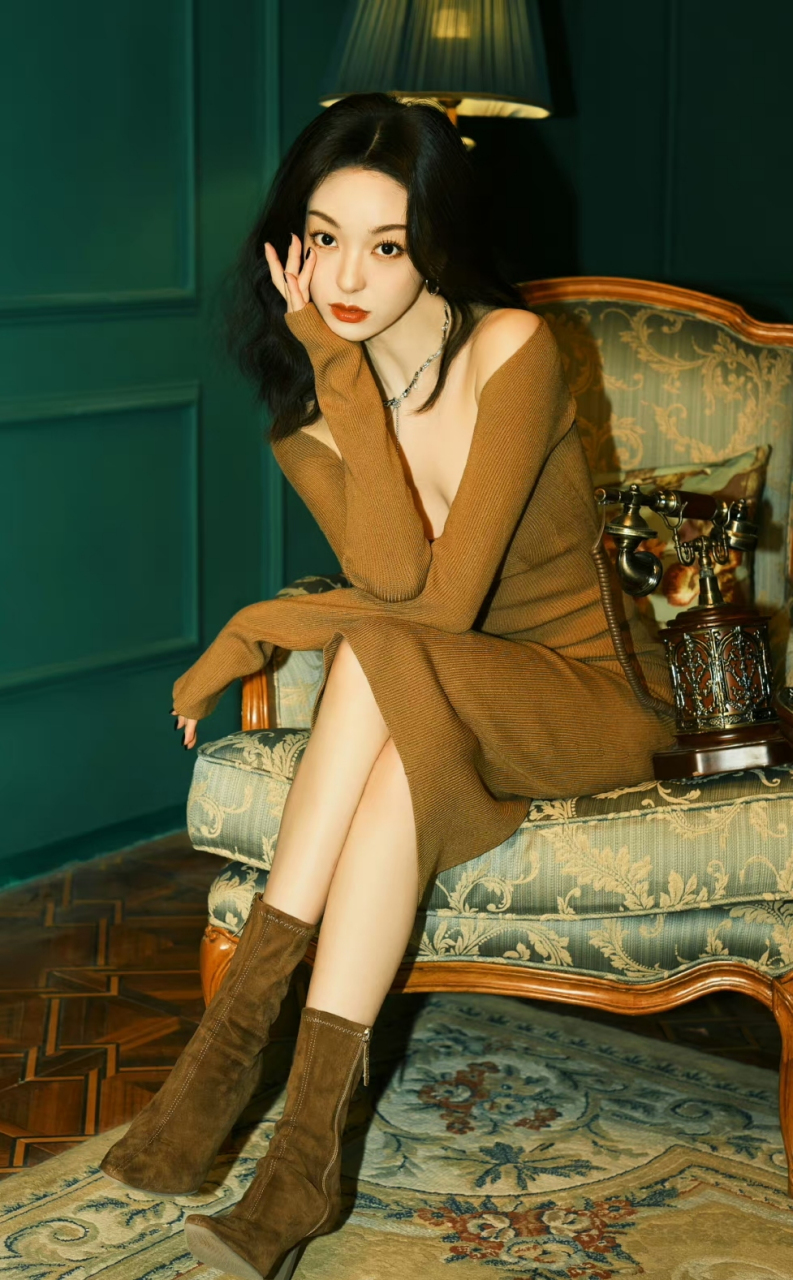 发现一枚1999年出生的漂亮女星, 她叫田轩宁, 她给人一种"冷面"美女的