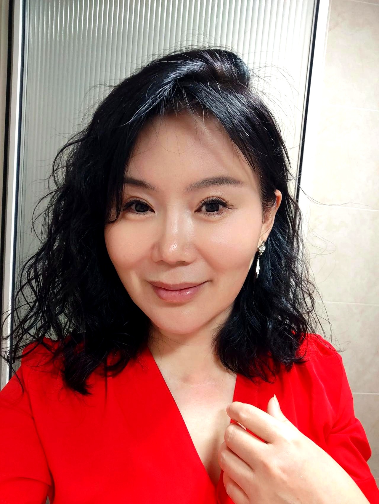 中年女性寻找婚姻伴侣. 本人离异,46岁,女儿与前夫生活