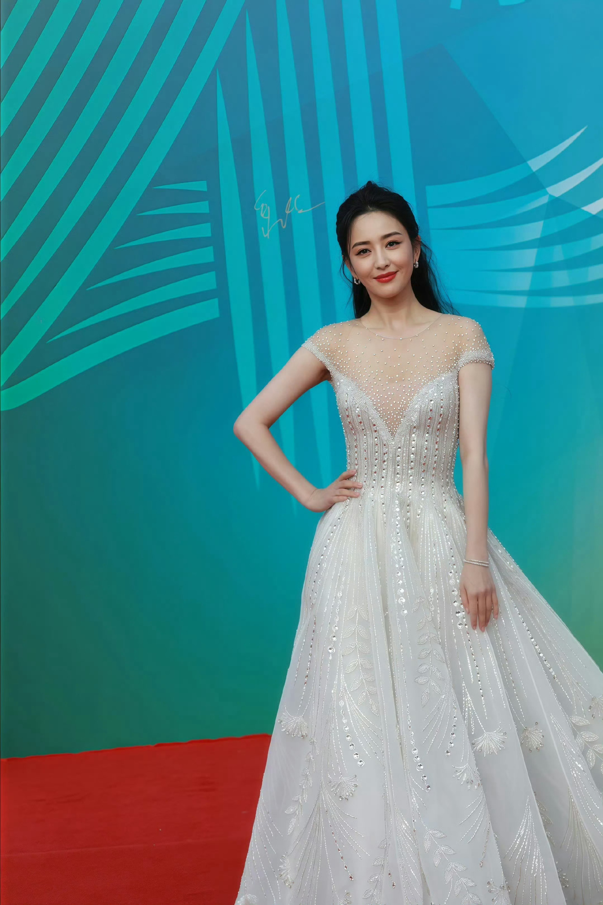 佟丽娅,白色薄纱裙,温婉优雅的丫丫#佟丽娅