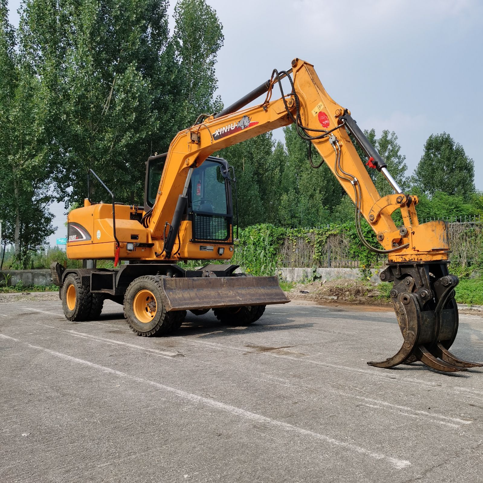 个人一手抓木机 二手轮挖设备 农田果园挖挖机 挖咸菜 抓旧轮胎