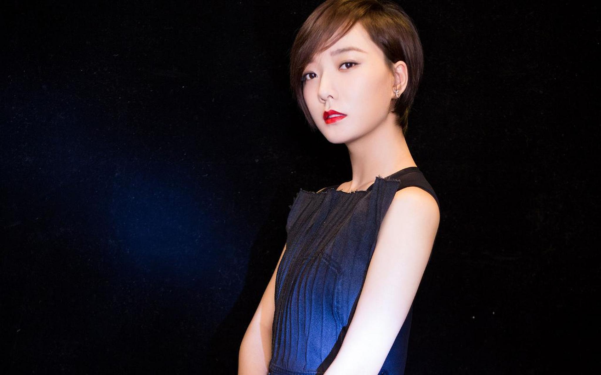 6月13日播出的《是女儿是妈妈》中,王珞丹好奇地问陶昕然:"你老公的