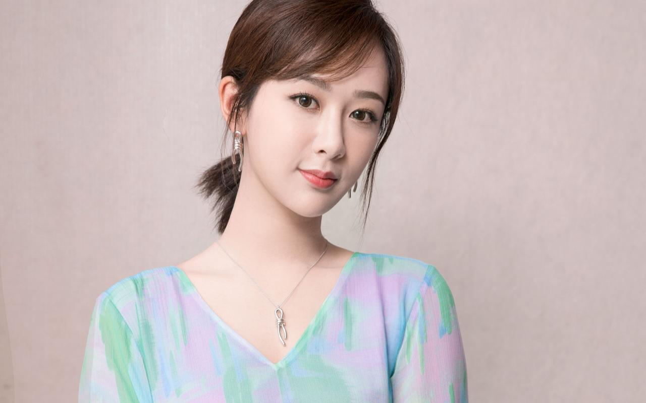 原来继杨紫新剧《长相思2》开播,再次亮相暑期档后,朱一龙今天也传