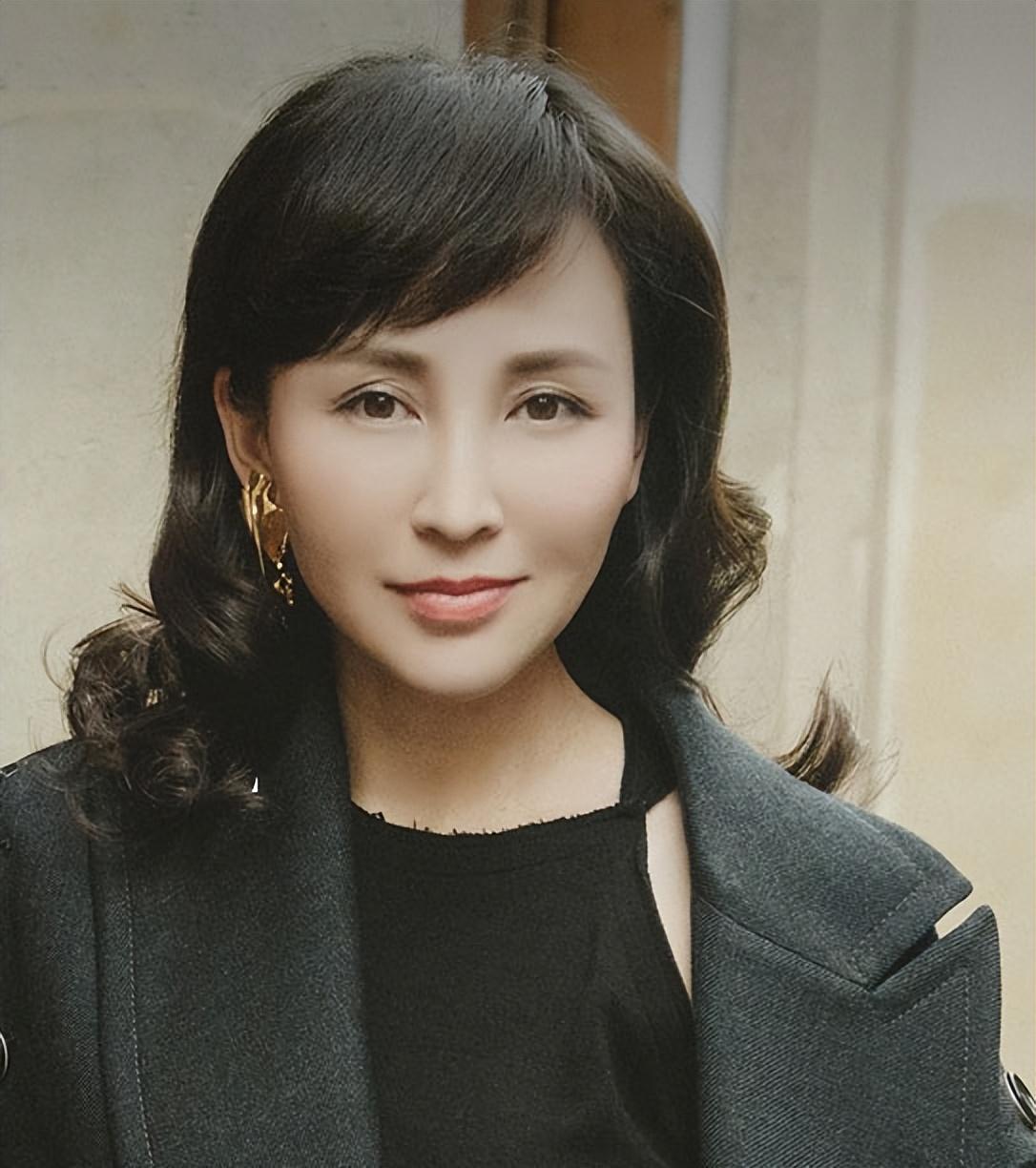 演员岳丽娜说,我在唐朝诡实录里,扮演公主,回头看看,我演的基本都是