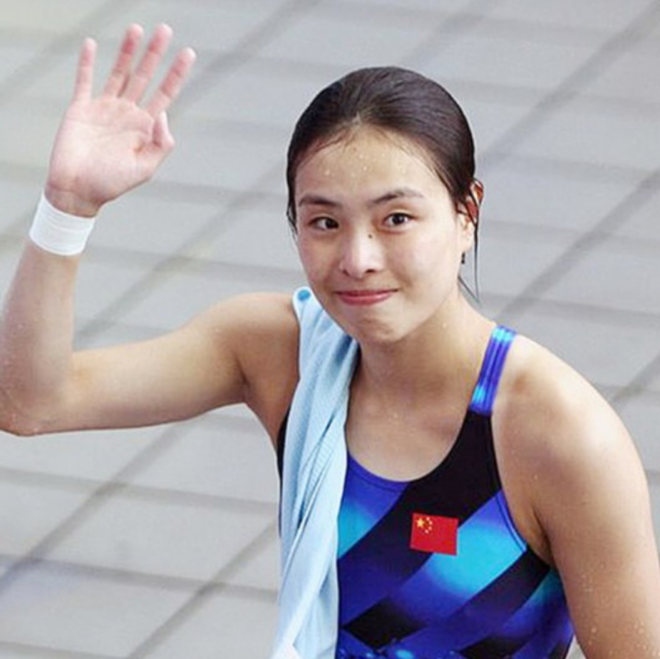 很多人觉得吴敏霞的女儿还那么小,就那么早的断定孩子不适合跳水,感觉