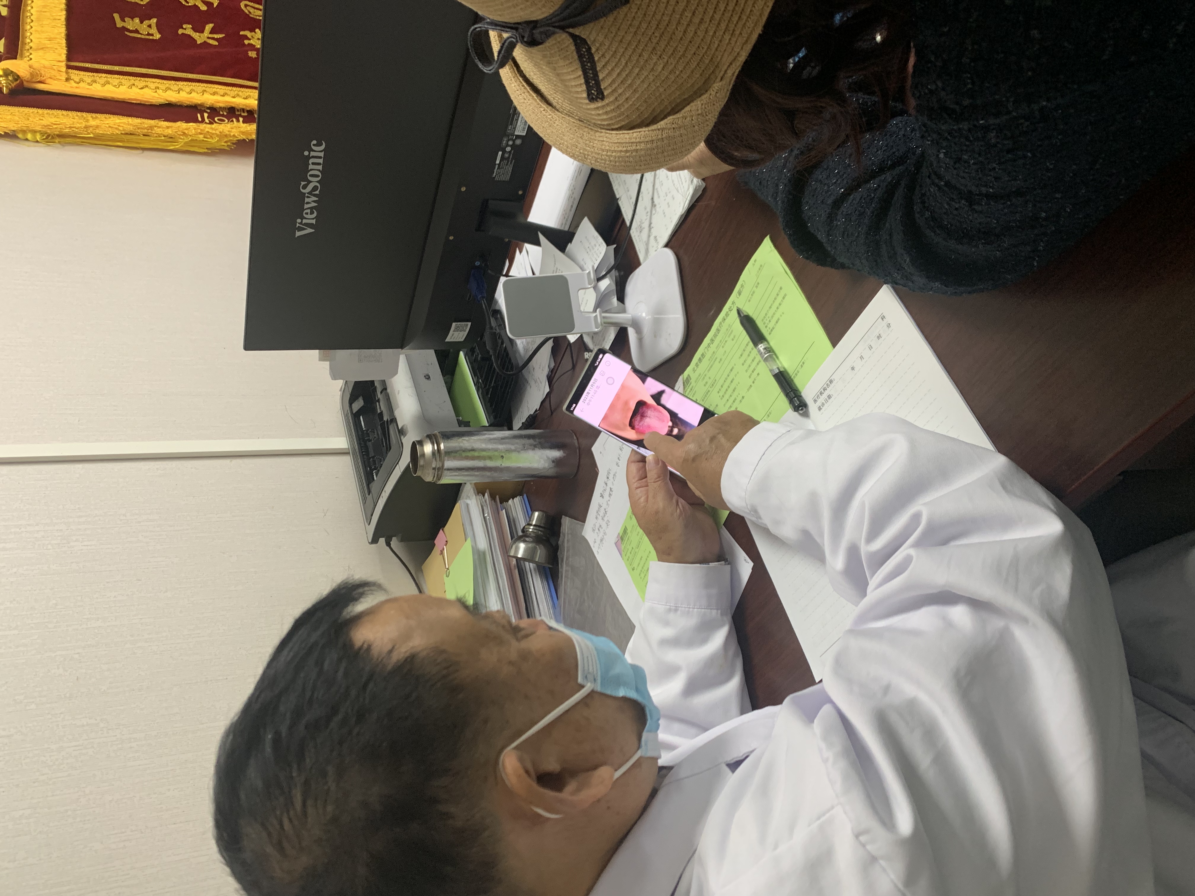 关于北京同仁医院、护士全程协助陪同黄牛专家预约挂号的信息