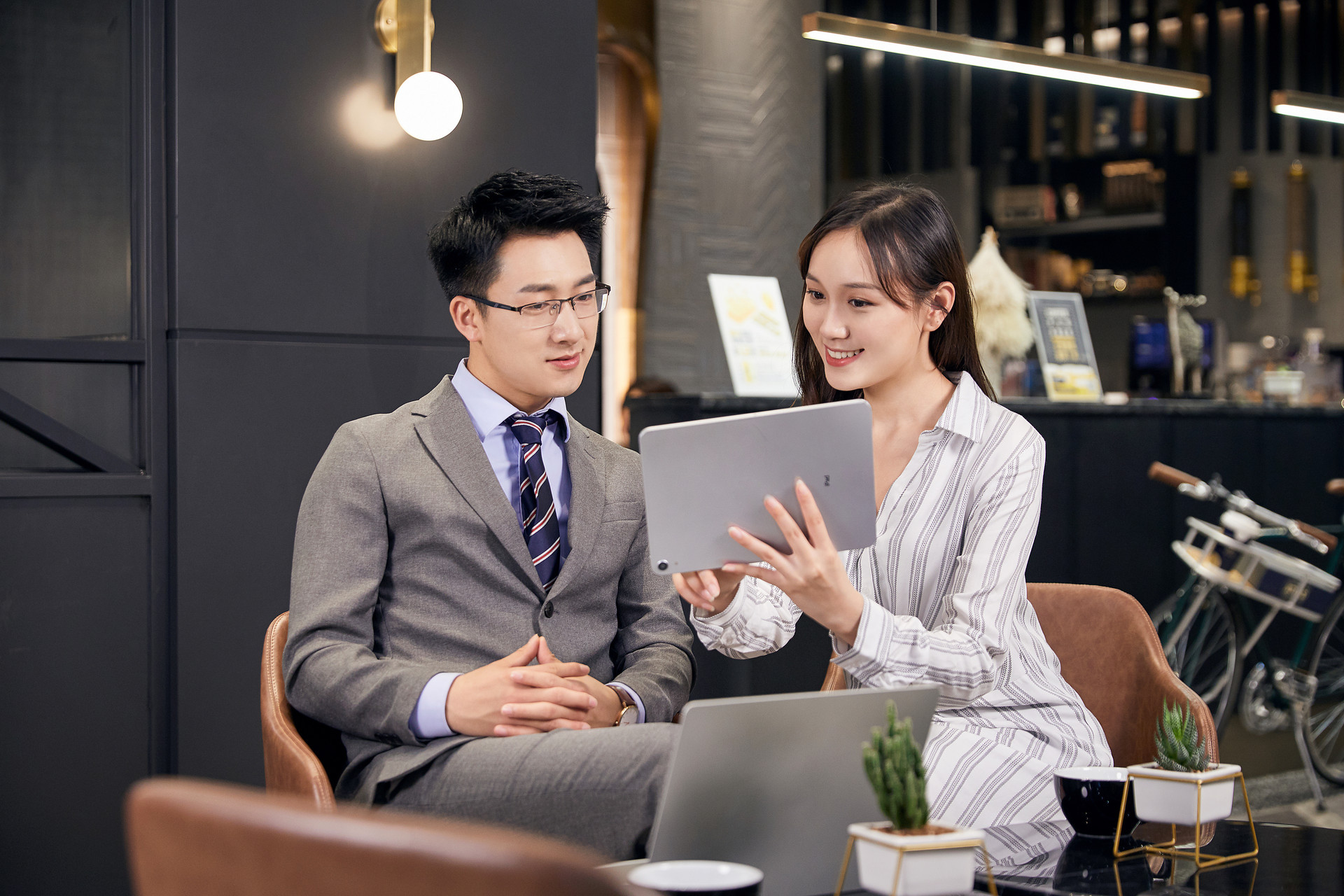 初入职场时,总感到一切新鲜又紧张.