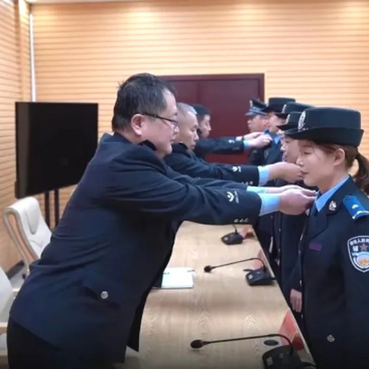 山西辅警制服图片