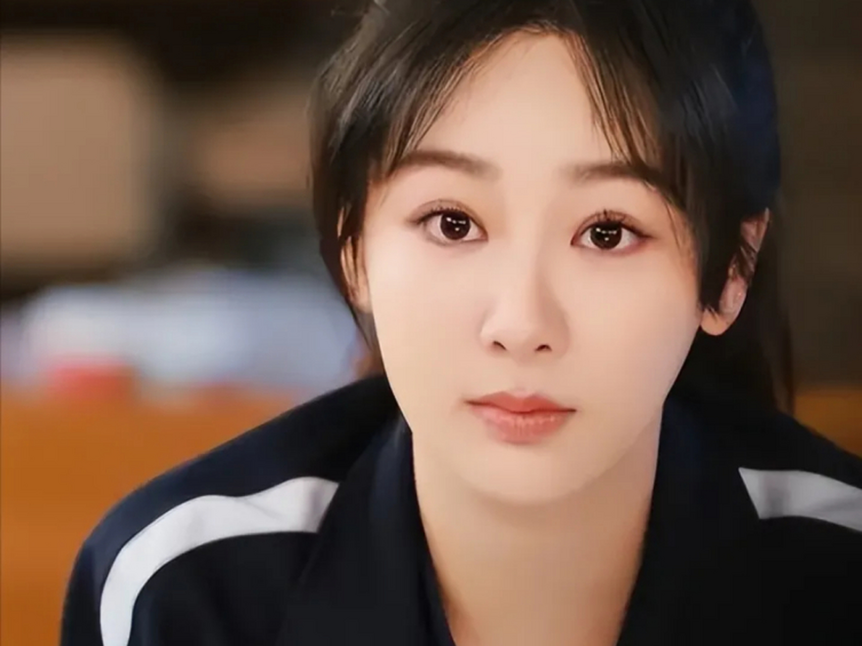 杨紫澄清无绯闻,家人是经纪人和助理,不拍暴露戏.