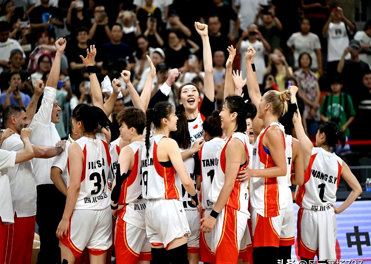 女篮世界 全球赛场 上的荣耀相关图片5