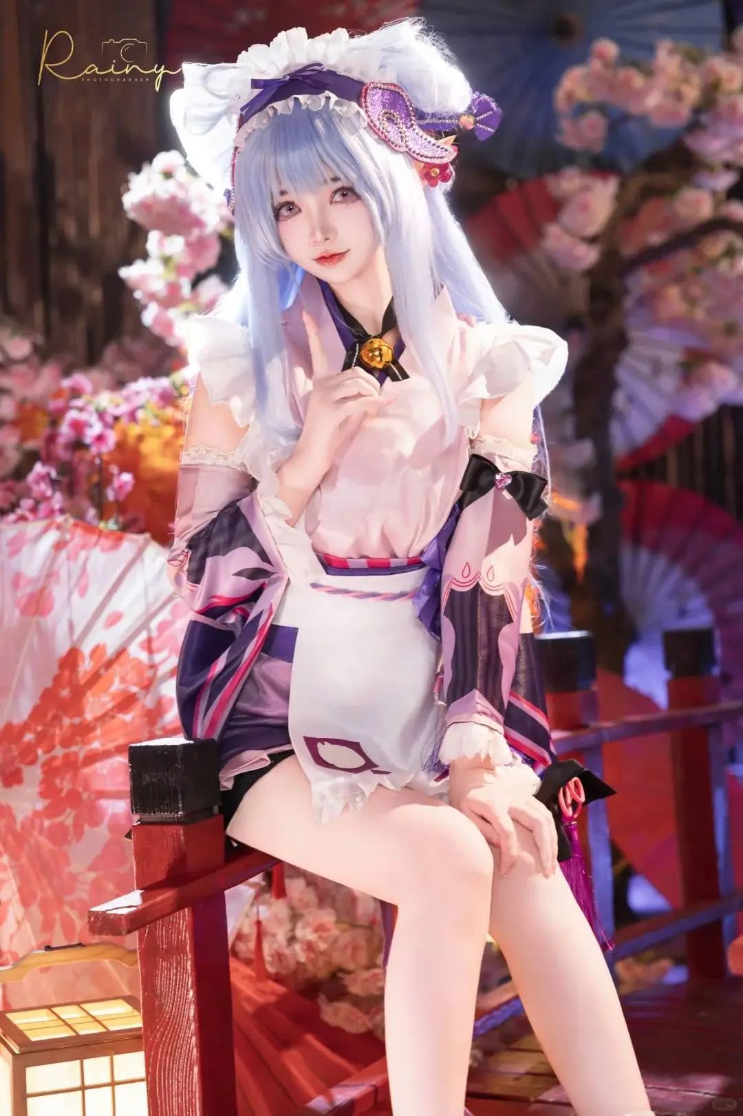 原神心理诊疗师cos白到发光这腰臀比建模师都跪了 up钉宫草莓 二