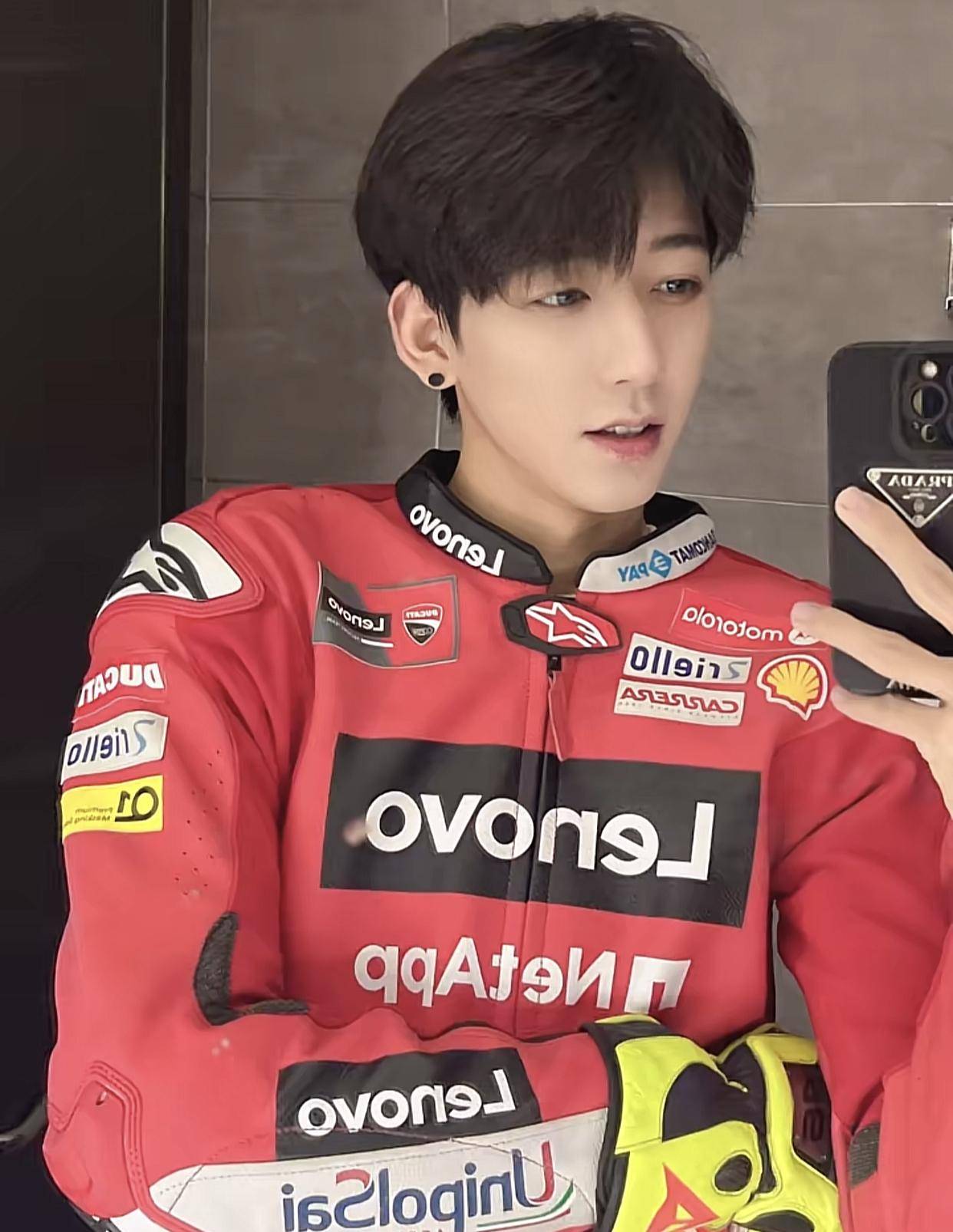 孙艺轩 终年19岁 吃播直播时突发脑溢血;  庄慕卿  终年21岁 因超速