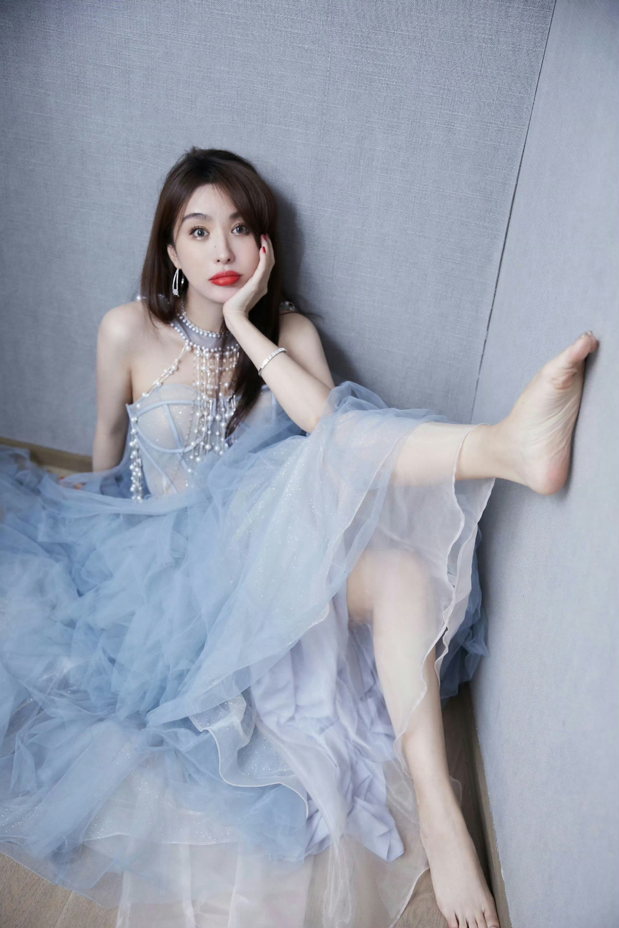 李菲儿纱裙穿搭写真好经典的一套穿搭李菲儿