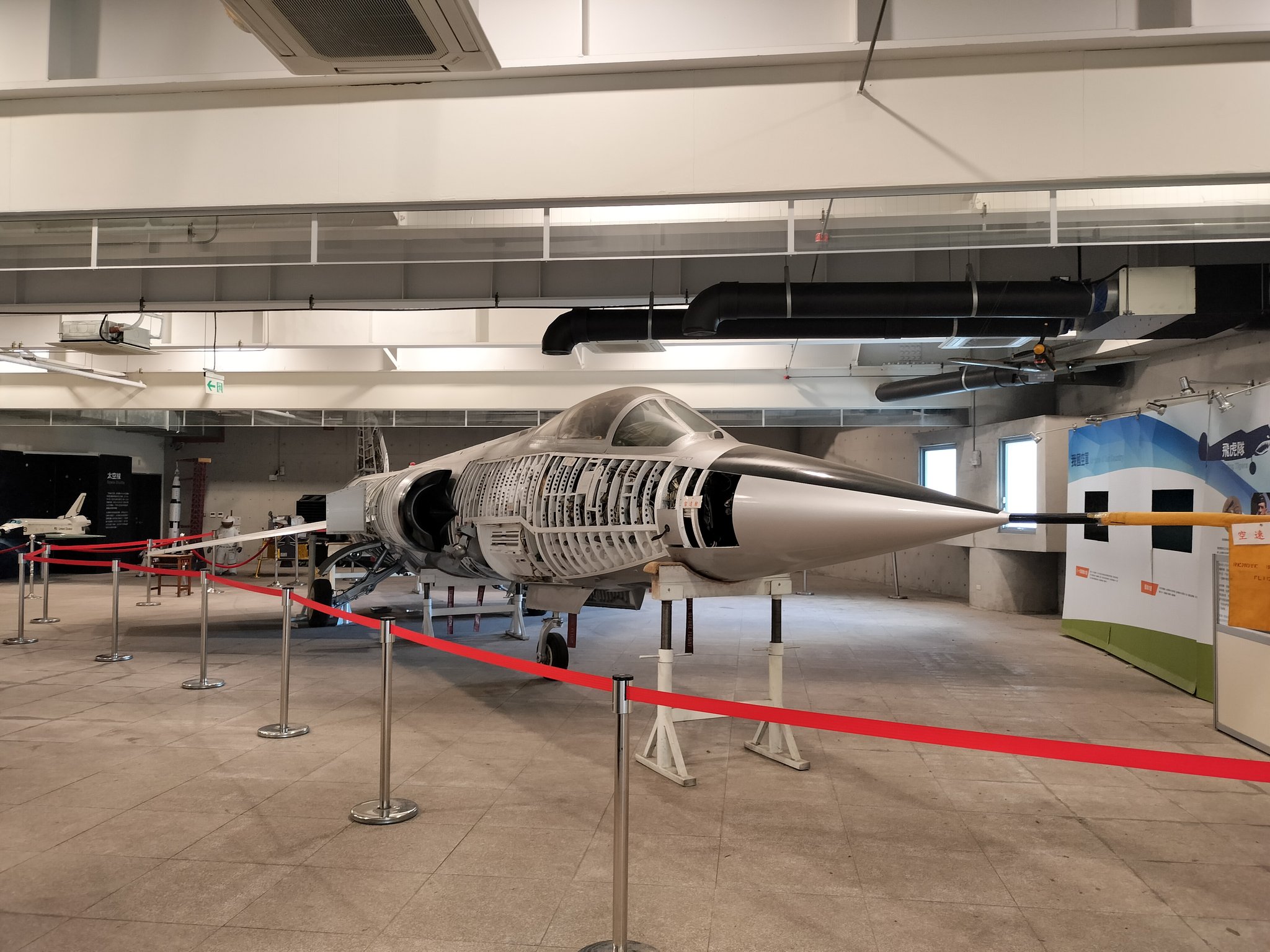 图160垂尾飞机机翼结构日本f