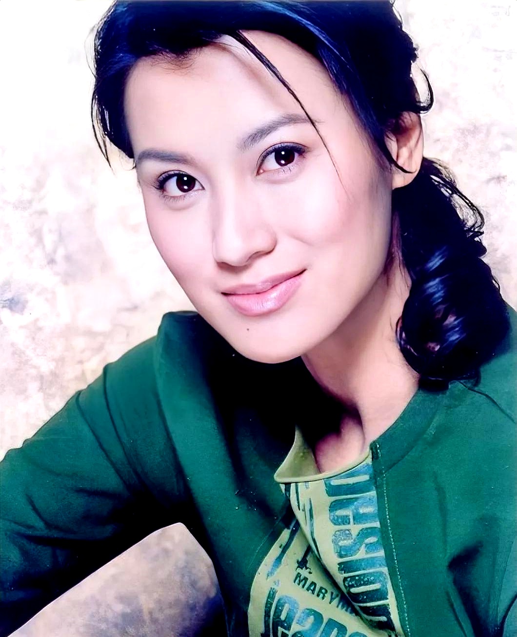 演员史兰芽的感情之路充满波折与坎坷,婚姻的命运似乎总是和她开着