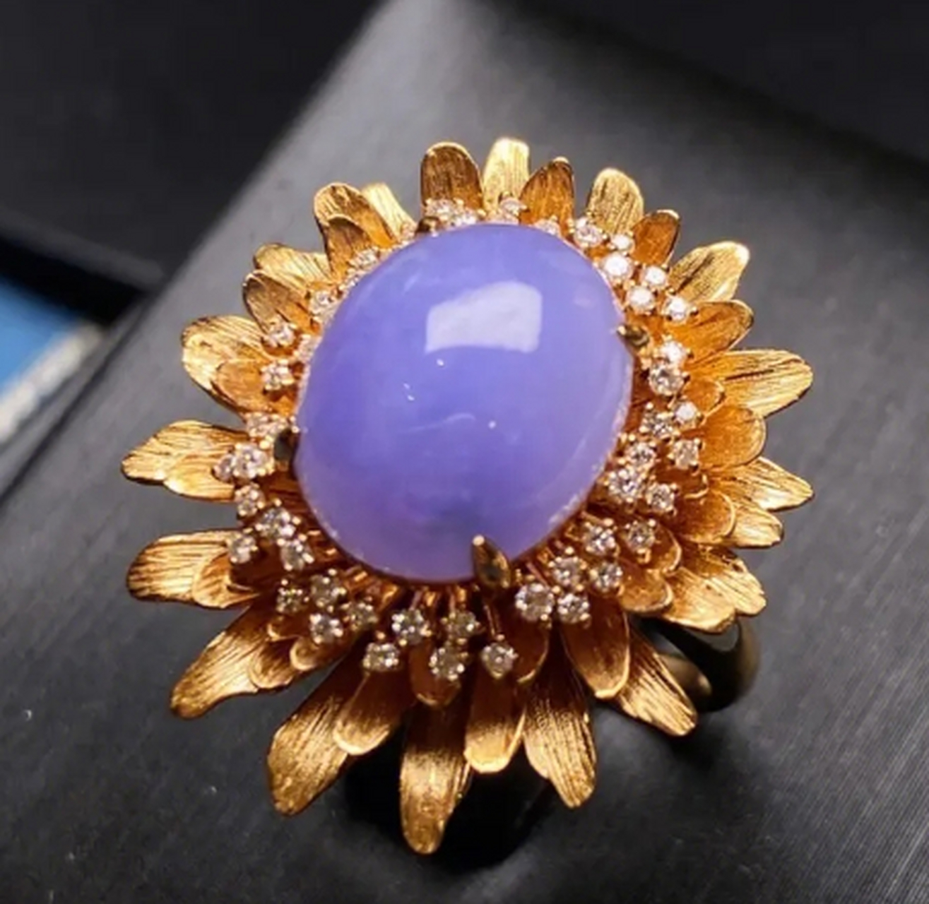 618省心选# #点击头像看直播# #翡翠珠宝#翡翠珠宝作为一种珍贵的